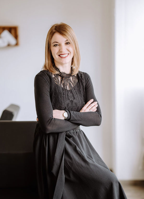 Friseur Salon Julia, Uffing am Staffelsee, Brigitte Friseur Salon Julia, Uffing am Staffelsee, Portrait Brigitte, Top Friseurin, Fachkosmetikerin, Feinhaarspezialistin